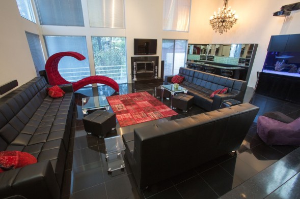 for sale u002639jeopardyu002639 host alex trebeku002639s former home zillow blog for sale jeopardy host alex trebeks former home 589x392 Alex Trebeks former living room def54c 589x392 For Sale: ‘Jeopardy!’ Host Alex Trebek’s Former Home