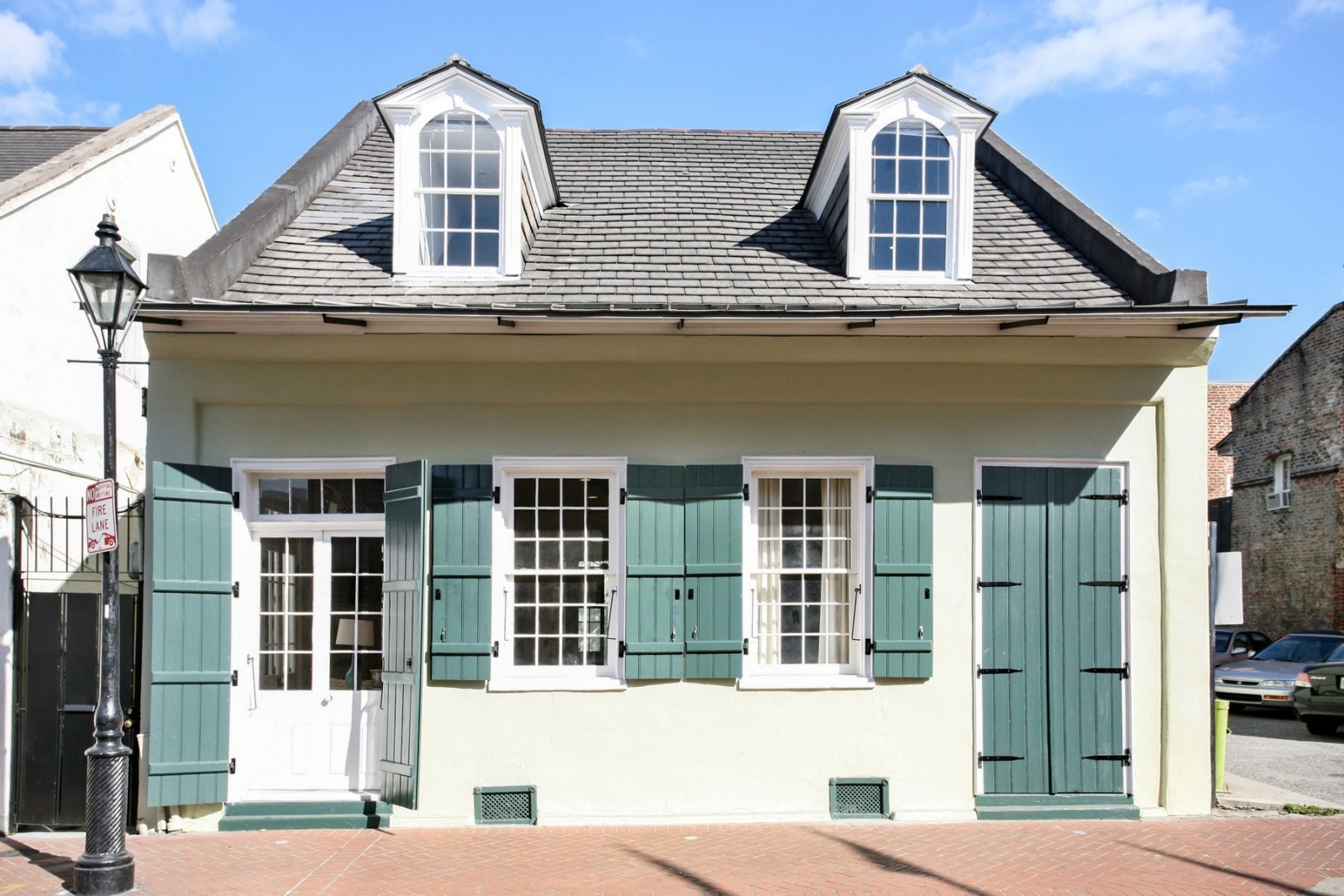 house-of-the-week-an-early-1800s-creole-cottage-in-the-french-quarter