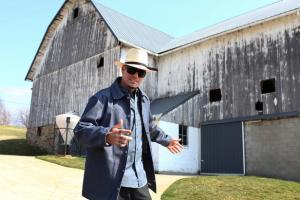 In Van Winkle's latest TV show, he lives in an Amish community in Ohio. Source: DIYNetwork.com