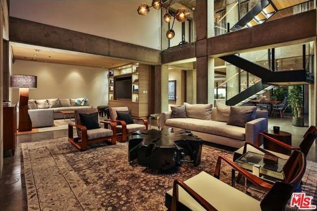 Jillian Michaels' living room5