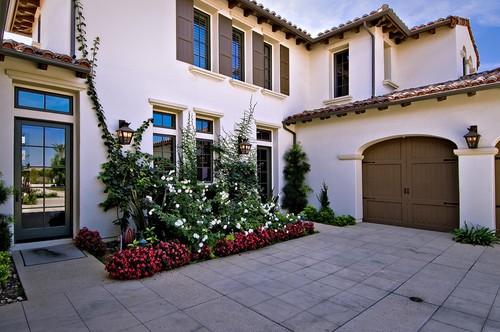 Justin Beibers home garage
