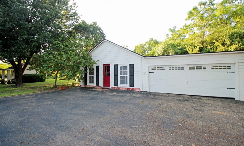 Magnolia garage2