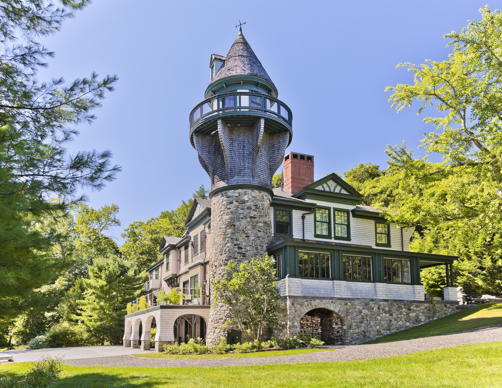 House of the Week A Carriage House Built for a Castle in Maine