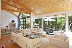 Steven Hilton's living room