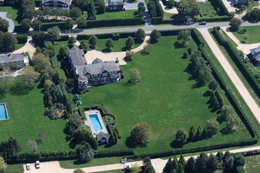 Jennifer Lopez Buying 10 Million Mansion in Hamptons Zillow Porchlight