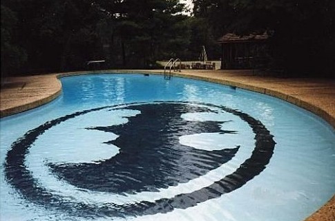 batman-pool-574x430