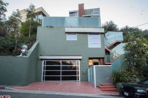 chris brown_2738 rinconia dr los angeles