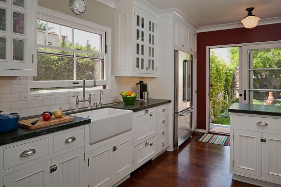 farmhouse sink