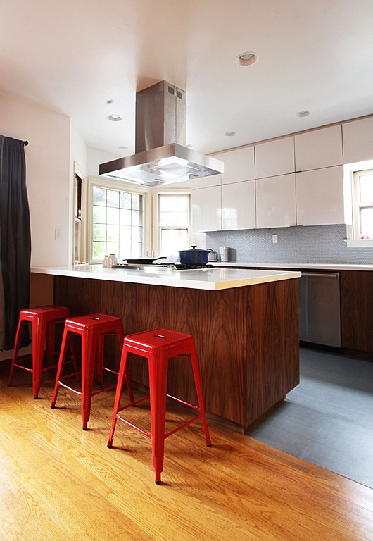 red stools