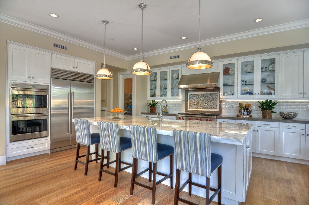 2014 Kitchen Trends: Open Shelving & Glass-Front Cabinets | Zillow ...