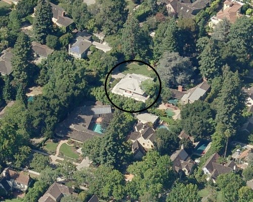 Zuckerberg purchased three homes behind him, and the one next door.
